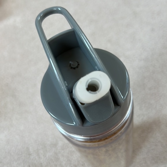 Brittany water bottle NWT - Picture 7 of 9